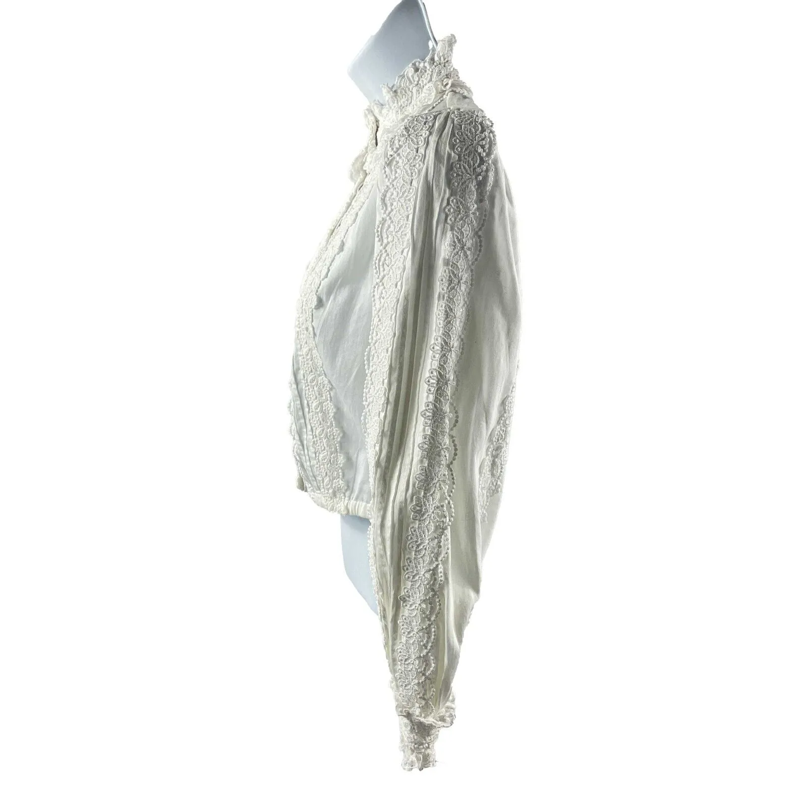 Alice   Olivia - New w/ Tags - Lace Cropped Blouse - Off-White - XS - Top
