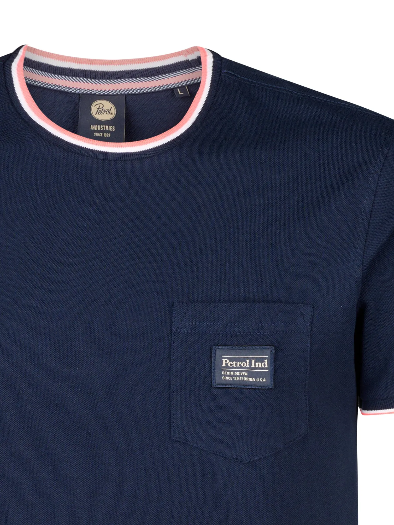 Pocket T-shirt Pebblefront