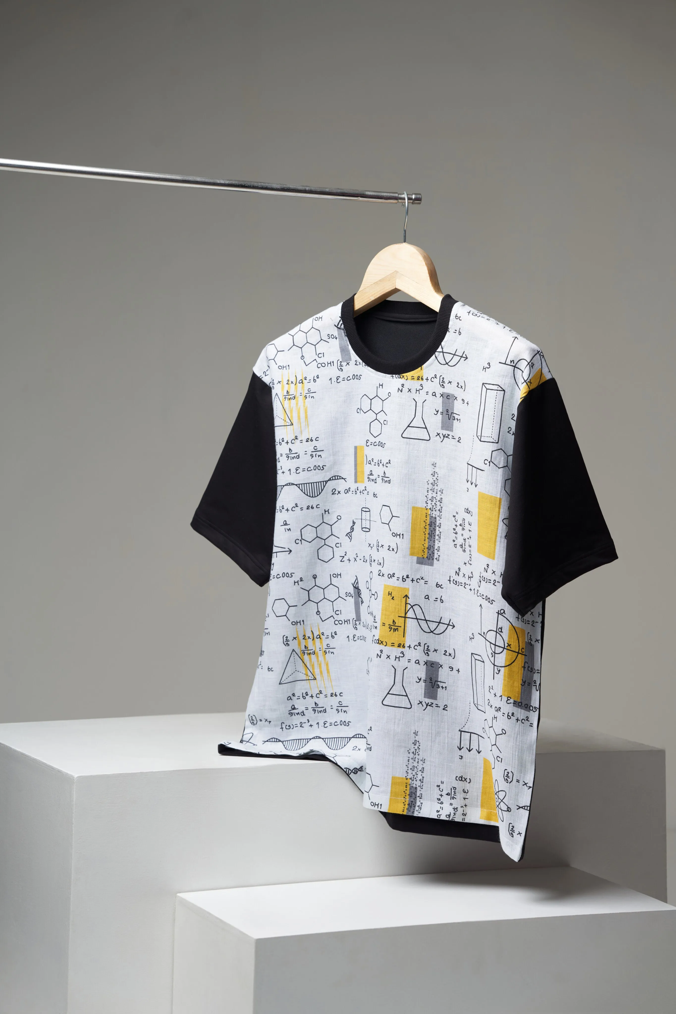 Trail Togs (Oversize Linen T-Shirt)  AddysForMen
