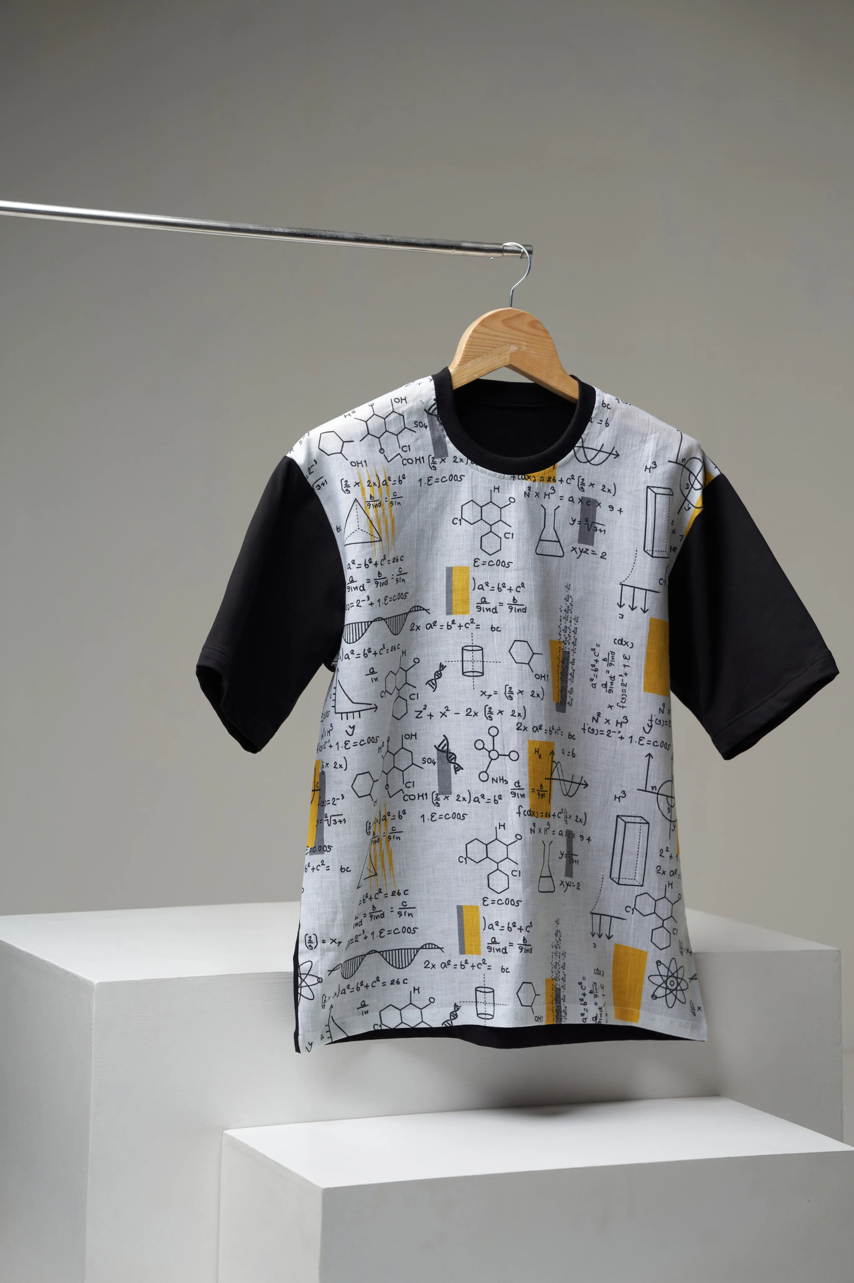 Trail Togs (Oversize Linen T-Shirt)  AddysForMen